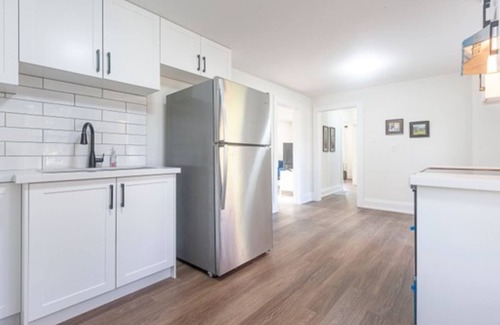 Clarkson House | Cozy,Fully Renovated Independent House Near Lake-4 bedrooms/2 baths-free parking
