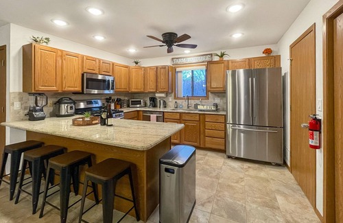 Gouldsboro Ski Chalet | Cozy Fun Chalet: Game rm-Gym-Firepit-EV Charger-Pet Friendly, Cmty Beach & Pool!
