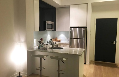 Sherwood Park Apartment | Cozy Furnished 1 Bedroom Condo - Midtown Toronto - Amazing Views