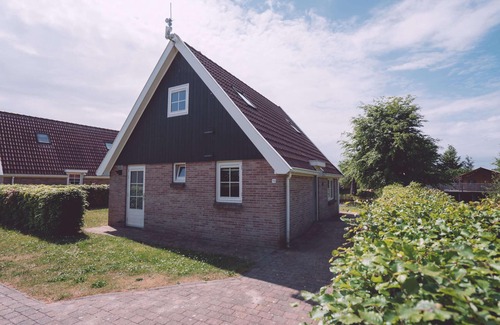 Bant House | Cozy Furnished House with Garden near Nature Reserve