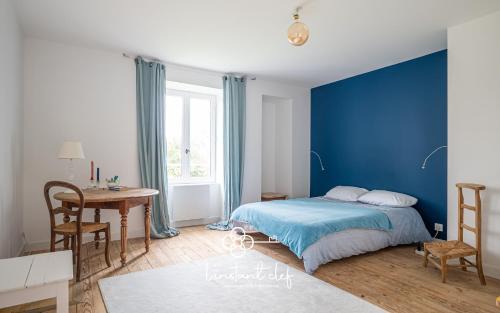 Parigne-lʼEveque Villa | Cozy garden house near Le Mans with BBQ