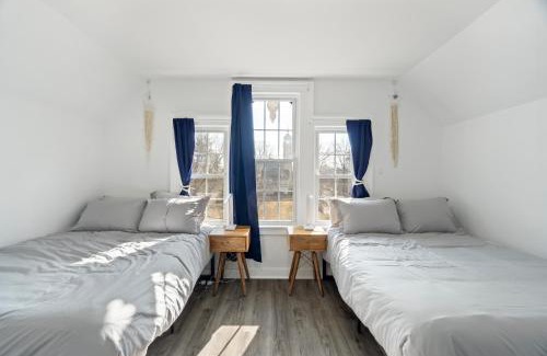 East Rock Apartment | Cozy Gem in the Heart of East Rock with FREE Parking near Yale and DT