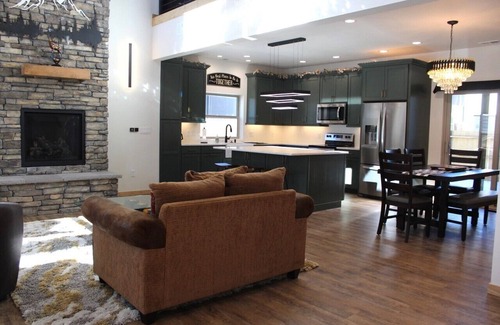 Poncha Springs House | Cozy Get Away, 5 Miles - Historic Downtown Salida & 17 Miles - Monarch Ski Area