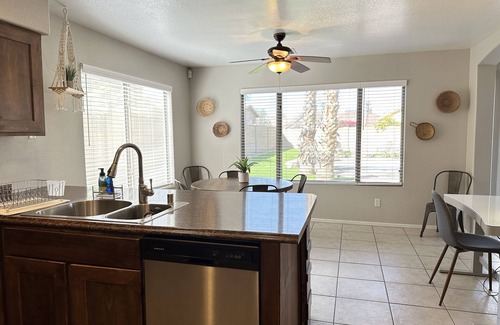 Surprise House | Cozy getaway home w/POOL and GREAT location!