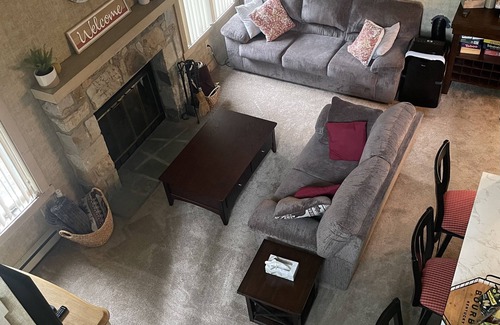 White Haven House | Cozy Getaway located on JACK FROST MOUNTAIN with private lake club access