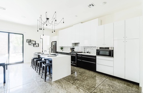 Midtown House | Cozy Getaway Perfect for 10 Prime Location NW6