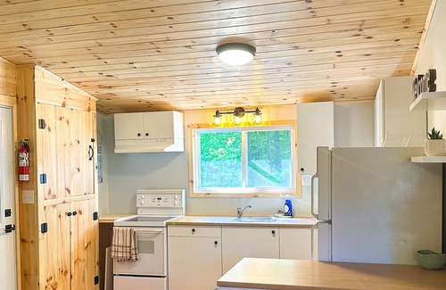 Clarington Other | Cozy getaway retreat in the Ganaraska area away from the city!