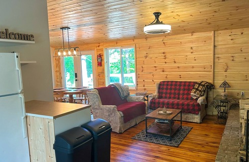 Clarington Other | Cozy getaway retreat in the Ganaraska area away from the city!