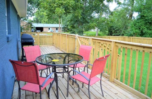 Hattiesburg House | "Cozy Getaway"