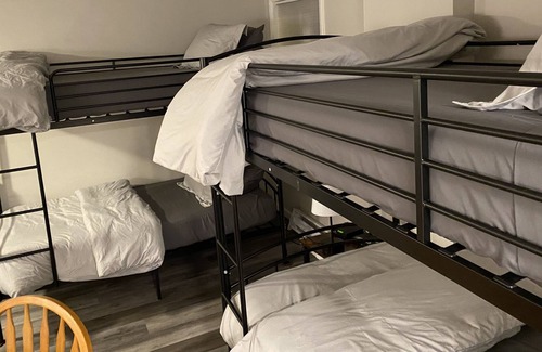 Pulaski Apartment | Cozy Getaway