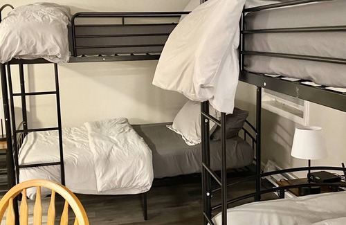 Pulaski Apartment | Cozy Getaway