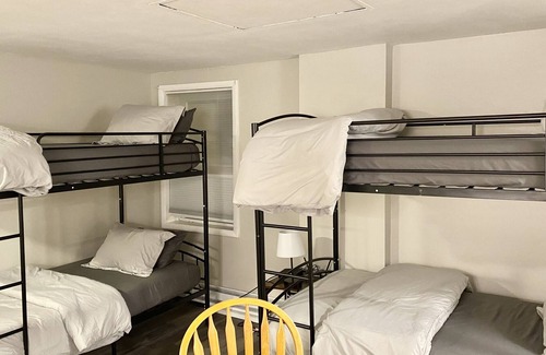 Pulaski Apartment | Cozy Getaway