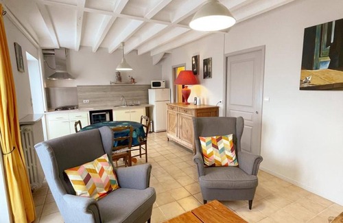 Couffy Cottage | Cozy Gîte with Private Terrace, Garden View, and Modern Amenities in Couffy