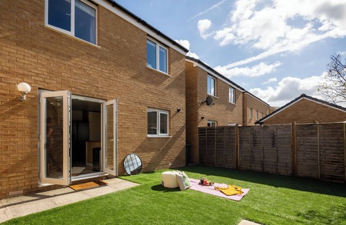 Patchway House | Cozy Glam 4 Bed Garden House Patchway Sleep 7