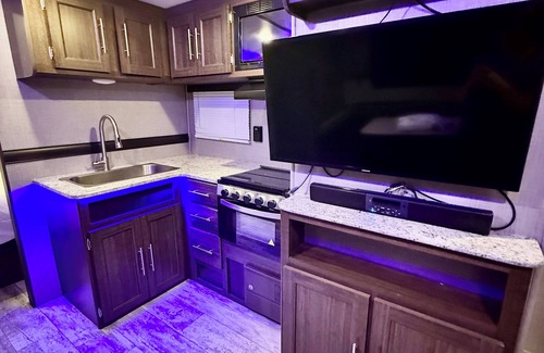 Osage County House | Cozy Glamping at Keystone Lake: Boat Rental, Hiking, Campfire, Serene Outdoors
