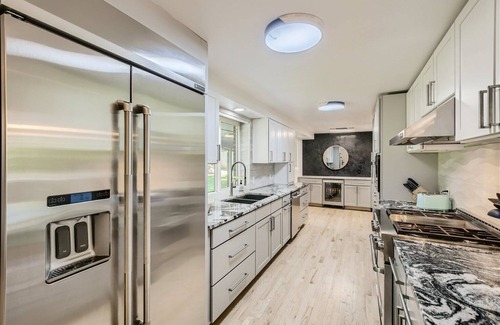 Applewood West House | Cozy Golden Estate