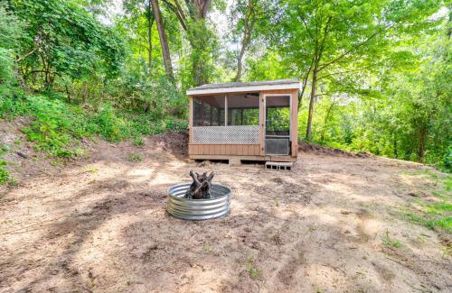 Grass Lake House | Cozy Grass Lake Home with Patio, Fire Pit and Kayaks!