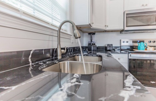 Dalton Apartment | Cozy Gray House - Spacious , Safe & Perfect for Families.