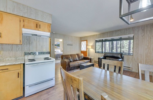 Greer Cabin | Cozy Greer Hideaway - Walk to the Colorado River!