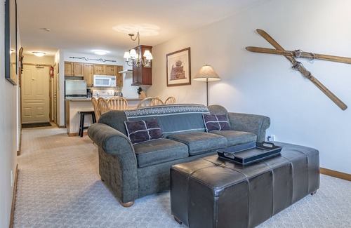 Silver Star Mountain Condo | Cozy ground floor Creekside Condo - pet friendly, gas fireplace, close to trails