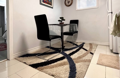 Black Creek House | Cozy Guest Suit Basement Fully Private with Parking