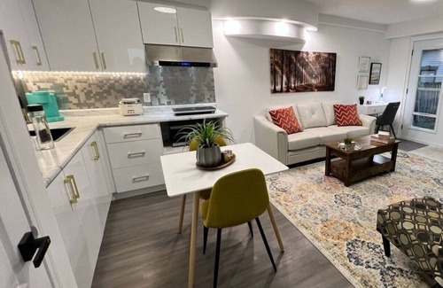 Cooksville House | Cozy Guest Suit in Mississauga