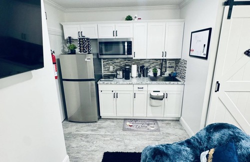 Lehigh Acres Apartment | Cozy Guest Suite Studio with Private Entrance. Minutes away from hospitals