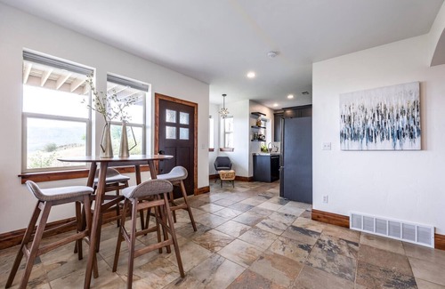 Eden House | Cozy Guest Suite with Breathtaking Views