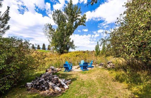 Eden House | Cozy Guest Suite with Breathtaking Views