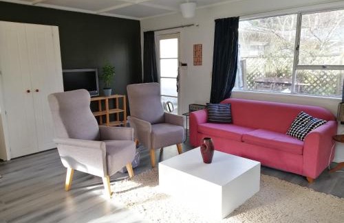 Upper Hutt House | Cozy guesthouse at the Rabbithole, Akatarawa Valley