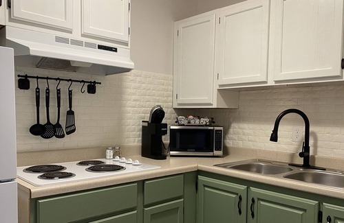 Kempner House | Cozy Guesthouse In The County