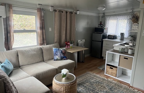 Murrieta Cottage | Cozy guesthouse on a horse farm