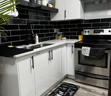 Southwest Edmonton Apartment | Cozy Haven!
