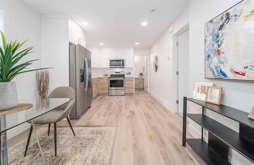 Lethbridge House | Cozy Haven!Close to Coalbanks School & Park & 5 mins drive to Uni of Lethbridge
