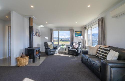 Te Anau House | Cozy Haven - Te Anau Holiday Home
