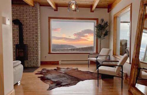 Baie-St-Paul House | Cozy Haven with Spa & Stunning Views