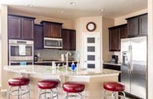 Brighton House | Cozy hideaway in Spruce: 4BR Retreat close to DIA