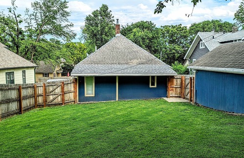 Benson House | Cozy hideaway in the HEART of Benson I Mins from DT
