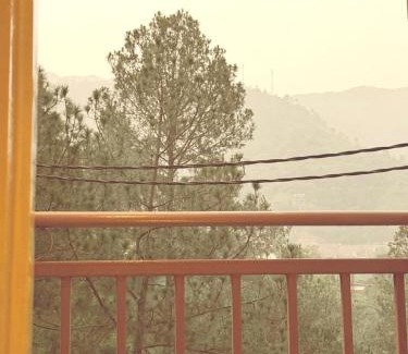 Solan Apartment | Cozy hill view solan