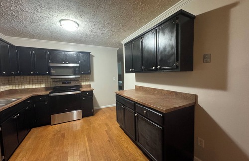 Dallas House | Cozy Hilltop 3-bedroom house in charming Dallas GA.
