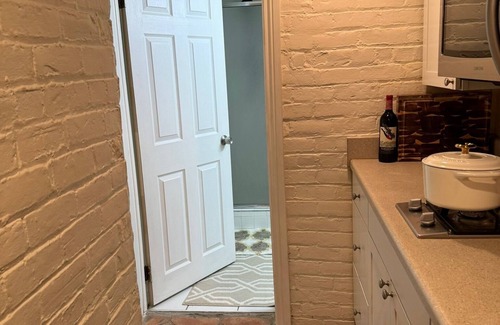 Lower Avenues Apartment | Cozy Historic Avenues Studio Luxurious Sheets 2 min Downtown, 20 min to Resorts.