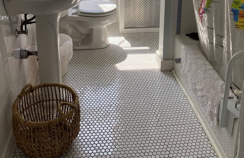 Roland Park House | Cozy Historic Rowhouse on the Cutest Block in Baltimore!