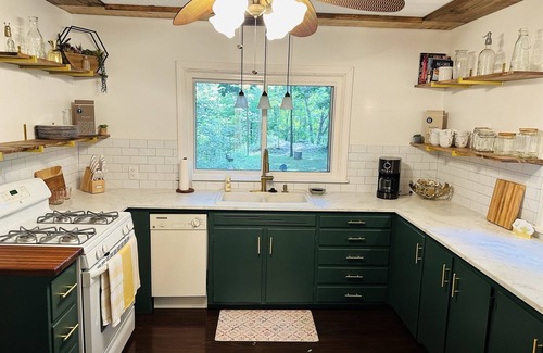 Pulaski House | Cozy Historical Riverside Cottage on Salmon River - King and Queen Beds