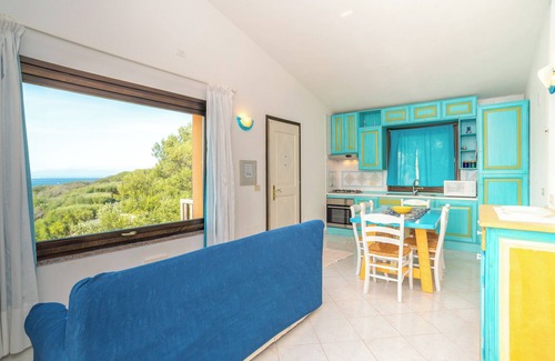 Barrabisa Apartment | Cozy Holiday Apartment "Conchiglia Blu" with Garden