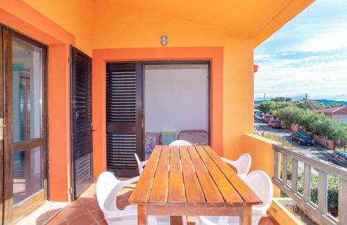 Barrabisa Apartment | Cozy Holiday Apartment "Conchiglia Blu" with Garden