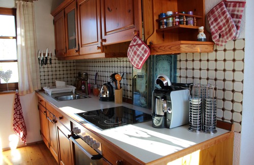 Waldbrunn House | Cozy holiday home/apartment with a view of the Katzenbuckel