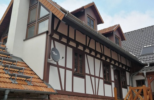 Waldbrunn House | Cozy holiday home/apartment with a view of the Katzenbuckel