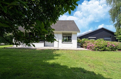 Nistelrode House | Cozy Holiday Home in Nistelrode with Garden