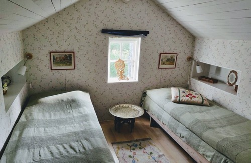 Vastervik House | Cozy holiday home on a country farm with a boat