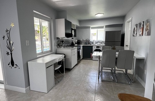 Parkside House | Cozy Hollywood Pool View 1Bedroom/4Guest! n